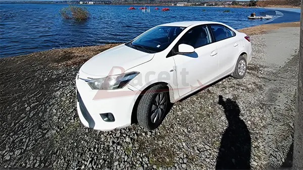 Arriendo Toyota Yaris Sedán 2014