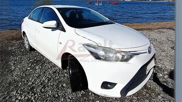 Arriendo Toyota Yaris Sedán 2014